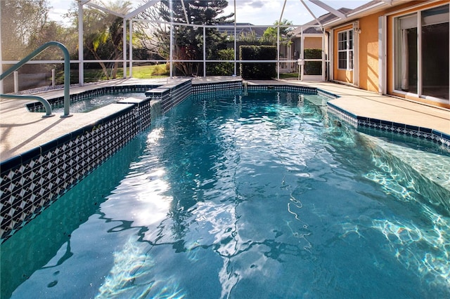 outdoor pool with a lanai