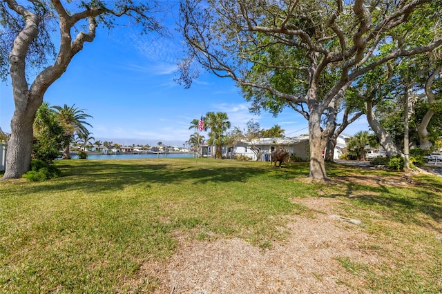 view of yard featuring a water view