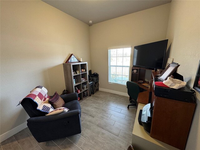 493 Omen St, Punta Gorda, FL 33982 - office featuring baseboards