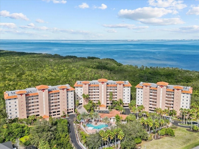 bird's eye view with a water view