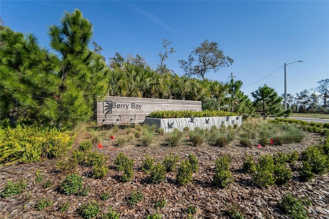 view of community / neighborhood sign