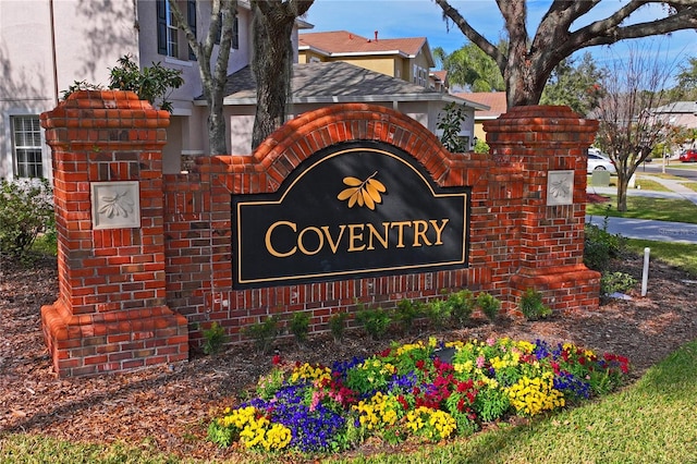 view of community / neighborhood sign