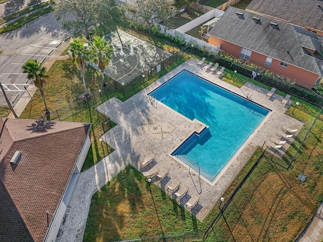 view of swimming pool