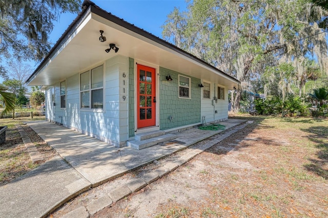 view of front of property