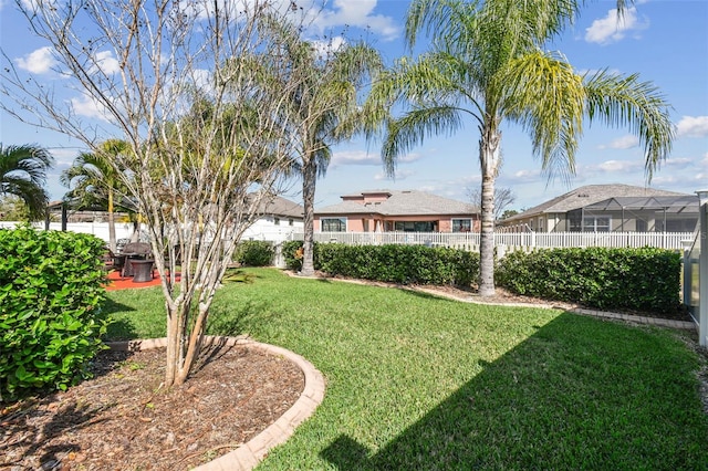 view of yard featuring a fenced backyard