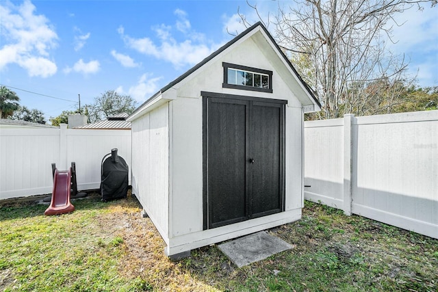 view of outbuilding