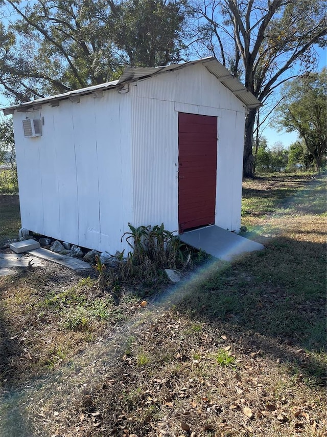 view of outbuilding