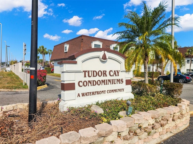 view of community / neighborhood sign