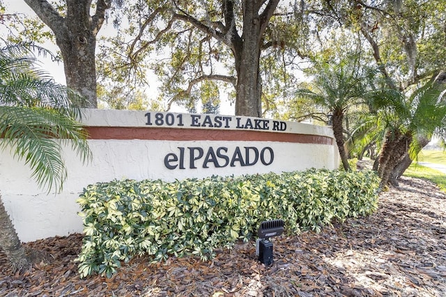 view of community / neighborhood sign