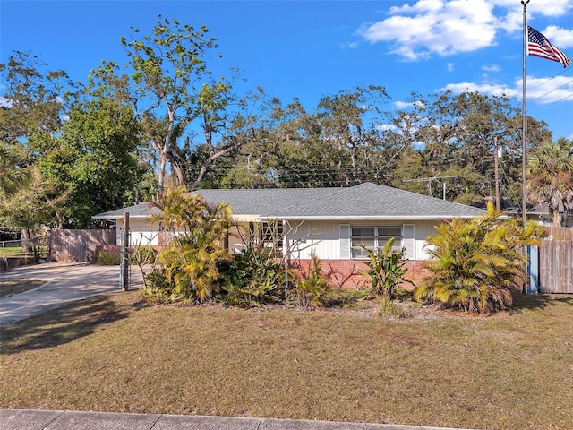 view of front of house with a front lawn