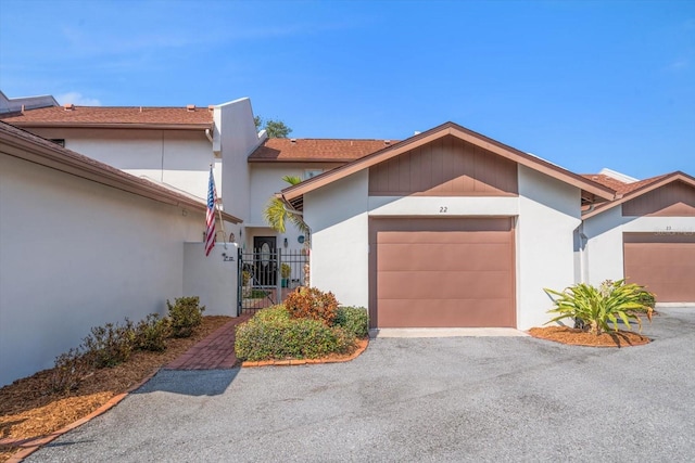 view of front facade with a garage