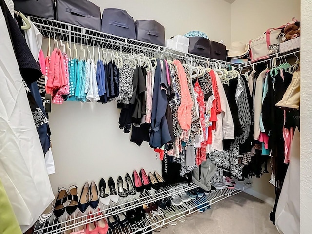 view of spacious closet