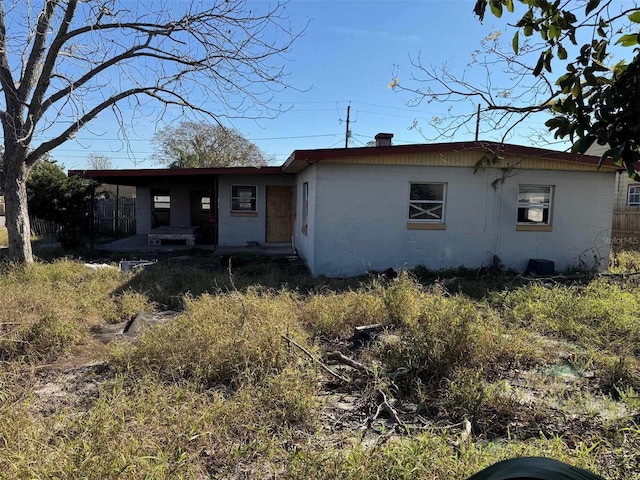 view of front of property