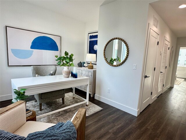 881 6th Ave S, Saint Petersburg, FL 33701 - office space with dark wood-type flooring, visible vents, and baseboards