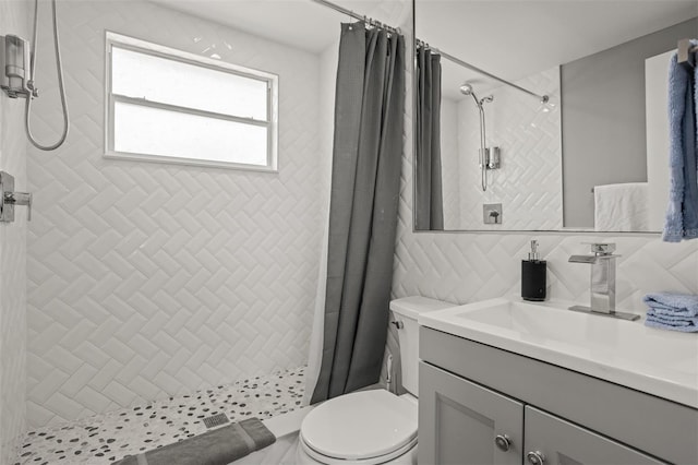 8820 Rocky Creek Dr, Tampa, FL 33615 - bathroom with toilet, vanity, and curtained shower