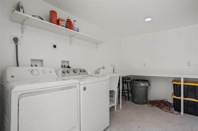 8820 Rocky Creek Dr, Tampa, FL 33615 - laundry area featuring washing machine and dryer