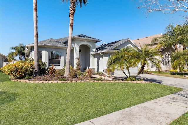 view of front of home featuring a front lawn