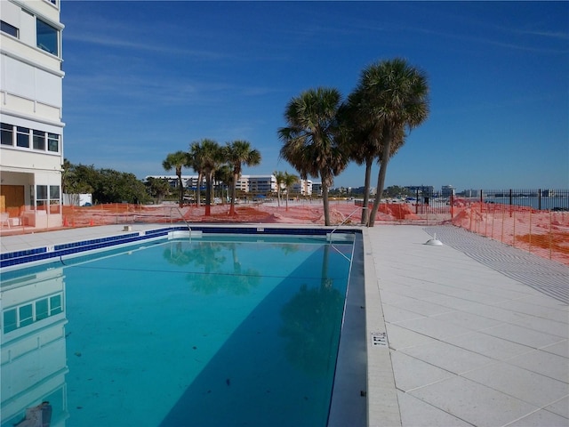 view of swimming pool