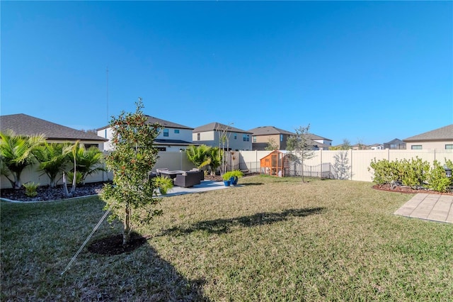 view of yard featuring a patio