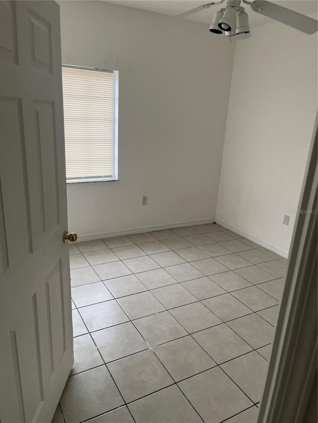 empty room with ceiling fan