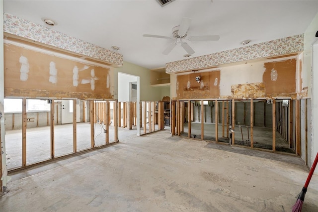 miscellaneous room with ceiling fan