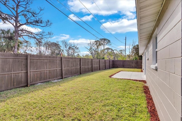 view of yard with a patio area