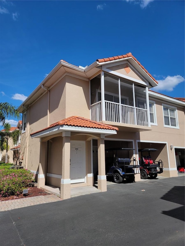 view of front of property featuring a garage