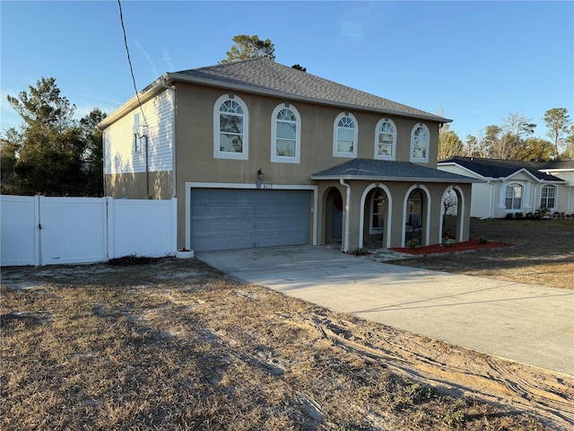 view of front facade featuring a garage