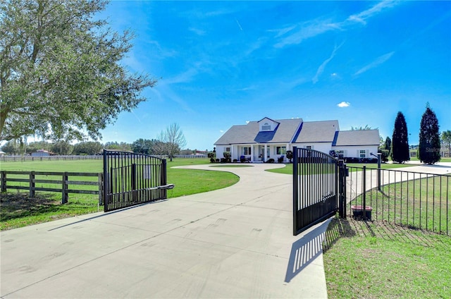 view of front facade with a front yard