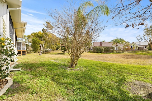 1007 Lake Avoca Dr, Tarpon Springs, FL 34689 - view of yard