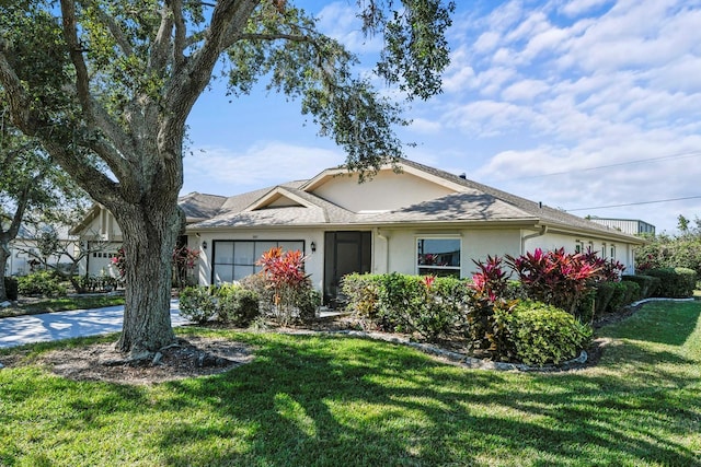 view of front of house featuring a front yard