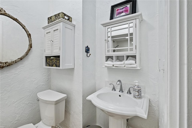 6010 17th Ave S, Gulfport, FL 33707 - bathroom featuring sink and toilet