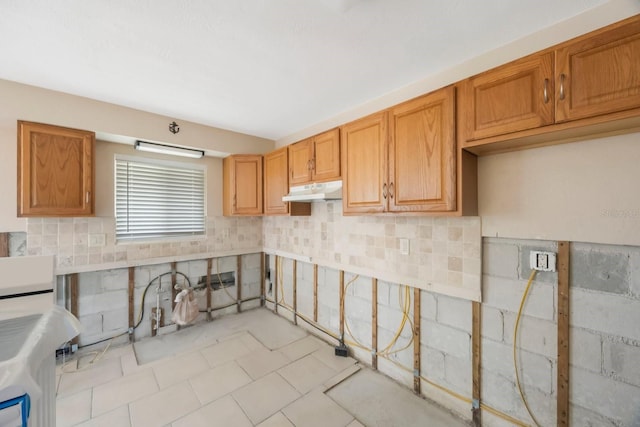 kitchen featuring backsplash