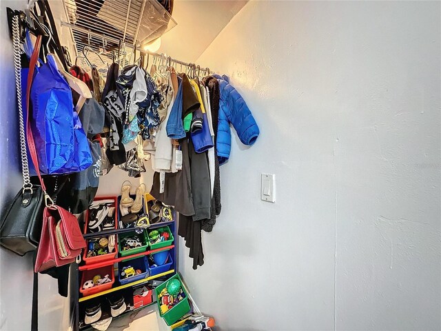 3911 Auburndale Ave, Orlando, FL 32839 - view of spacious closet