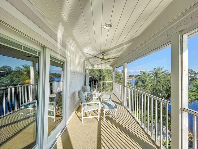 balcony featuring ceiling fan