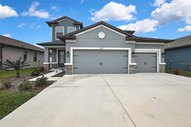 view of front facade featuring a garage