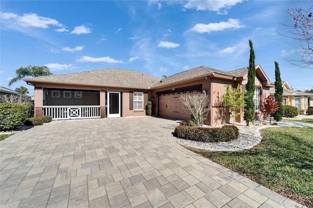 view of front facade with a garage