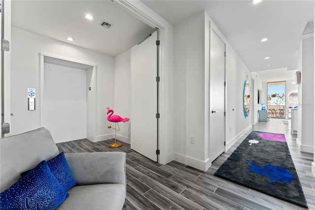 5120 Marina Way Unit 14002, Tampa, FL 33611 - entrance foyer with wood finish floors, visible vents, baseboards, and recessed lighting