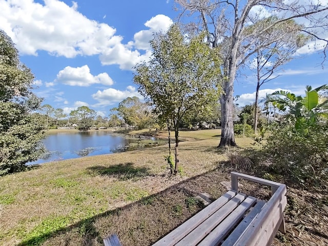 view of yard featuring a water view