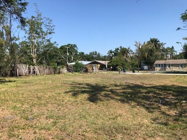 2930 Hawthorne St, Sarasota, FL 34239