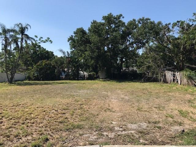 2930 Hawthorne St, Sarasota, FL 34239