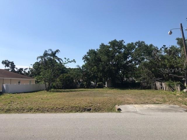 2930 Hawthorne St, Sarasota, FL 34239