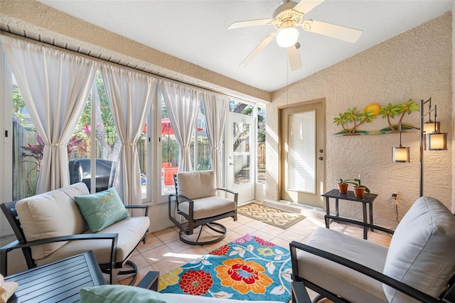 sunroom with ceiling fan