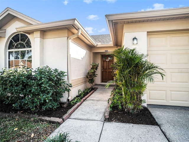 property entrance featuring a garage