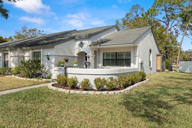 view of front of house with a front yard