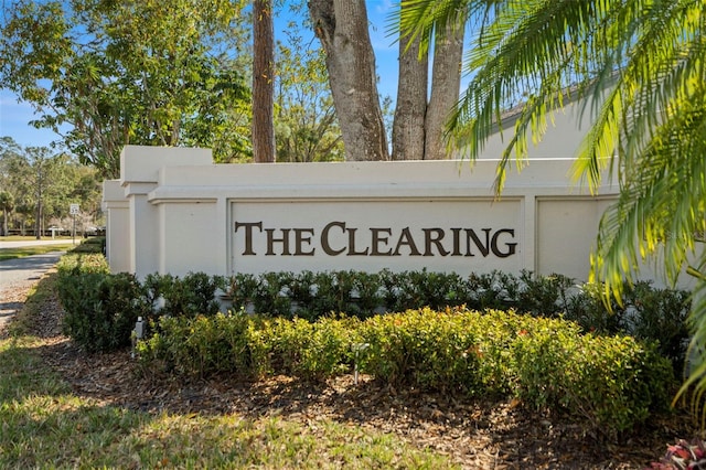 view of community / neighborhood sign