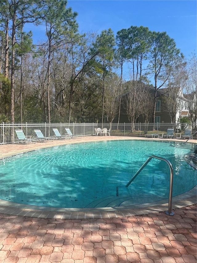 view of swimming pool