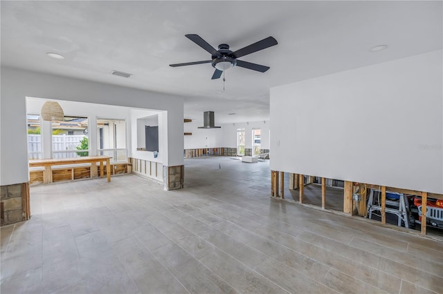 empty room with ceiling fan