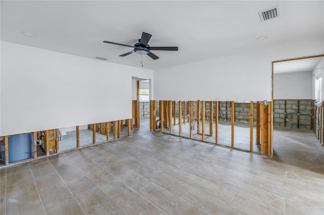 spare room featuring ceiling fan