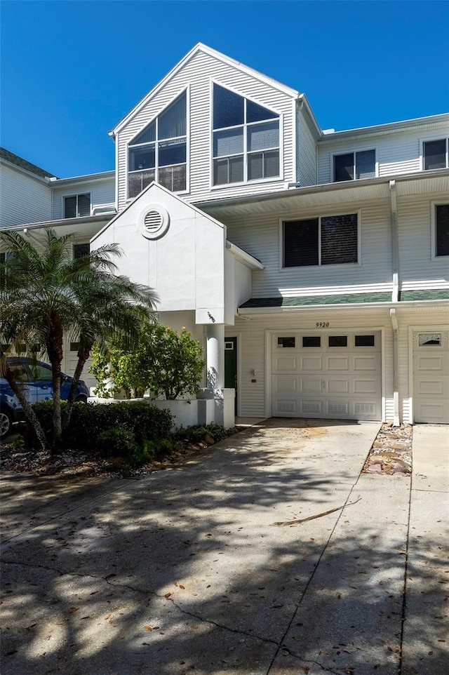 view of front facade with a garage